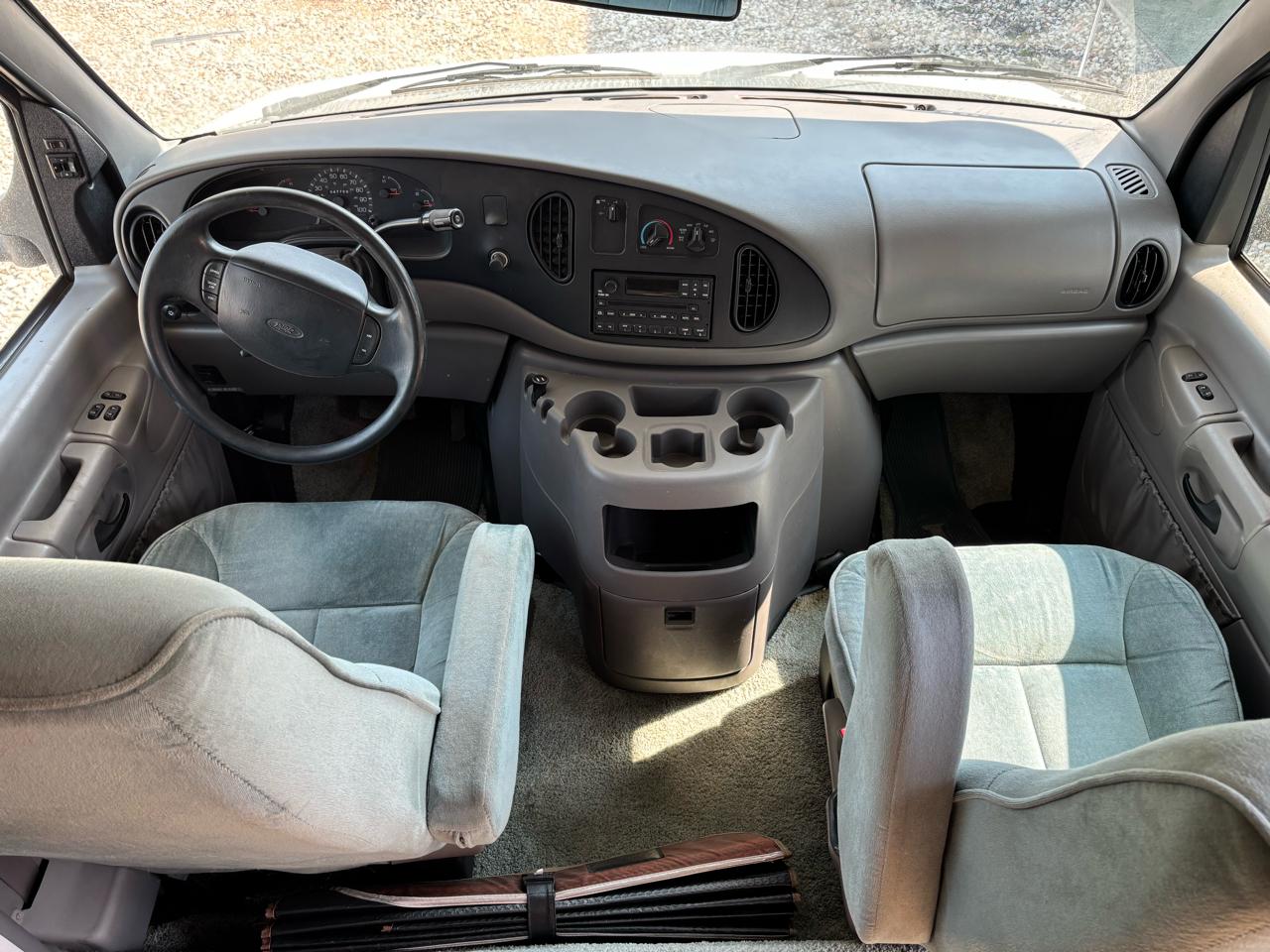 Ford Econoline E-450 2001