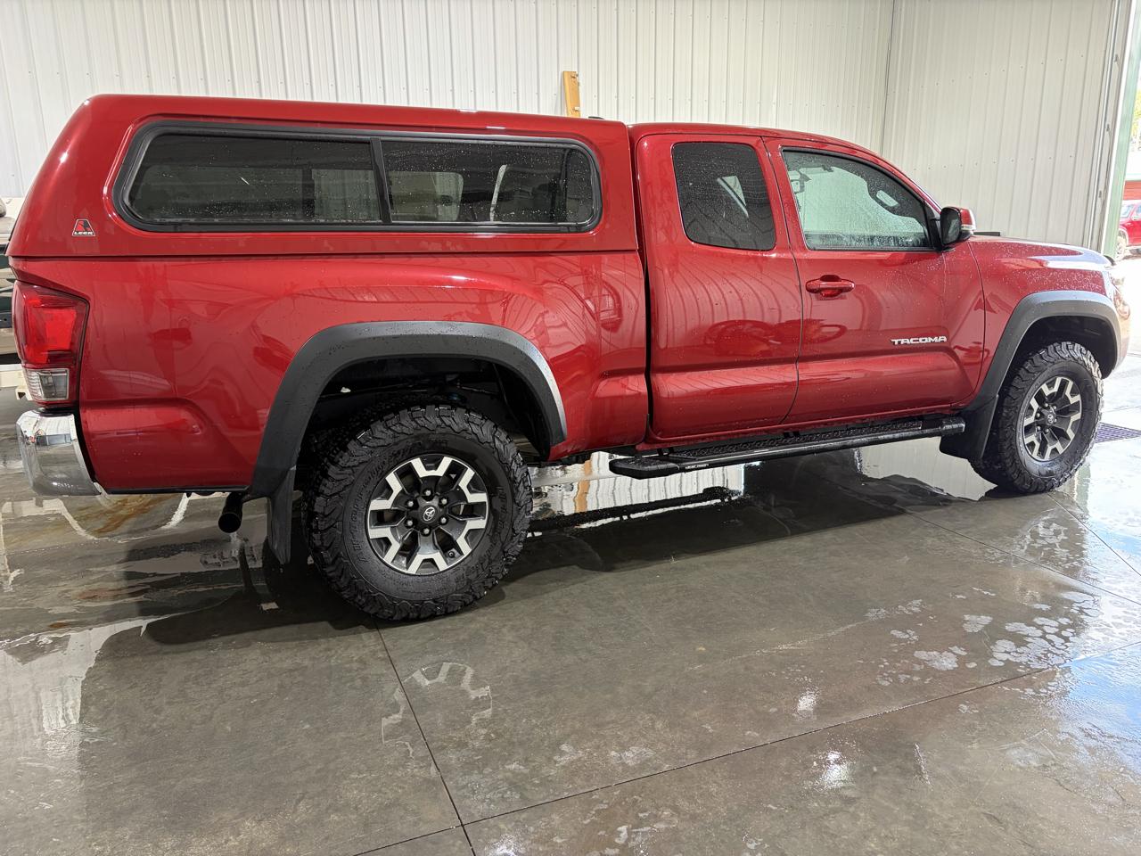 Toyota Tacoma SR5 Access Cab V6 6AT 4WD 2017