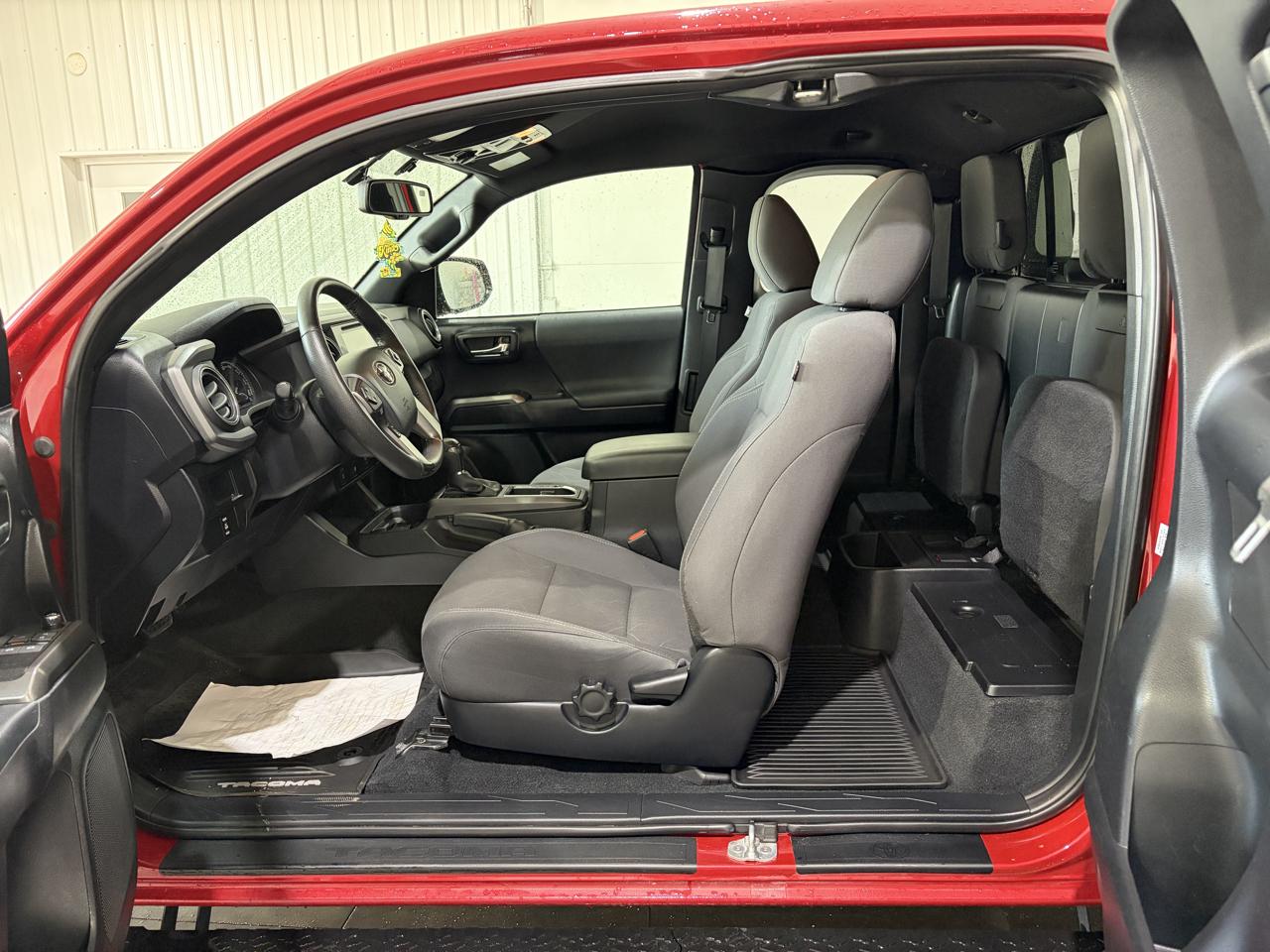 Toyota Tacoma SR5 Access Cab V6 6AT 4WD 2017