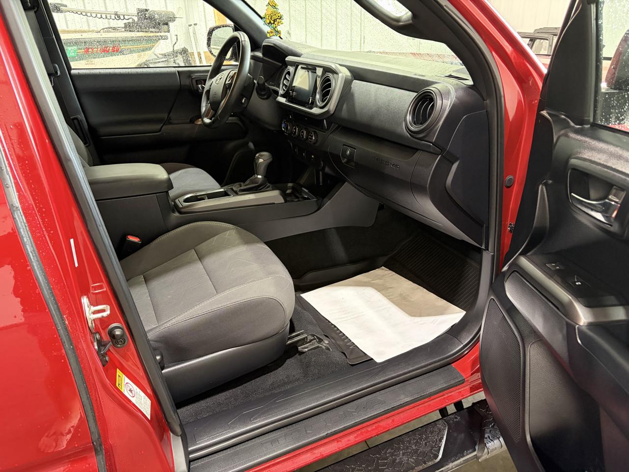 Toyota Tacoma SR5 Access Cab V6 6AT 4WD 2017