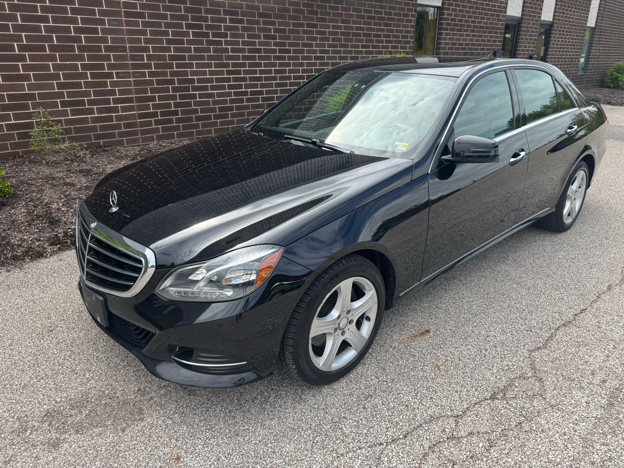 Mercedes-Benz E-Class 4dr Sdn E 350 Luxury 4MATIC 2014 Mercedes-Benz E-Class 4dr Sdn E 350 Luxury 4MATIC 2014