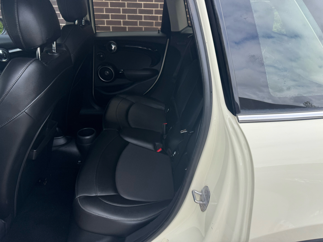 MINI Cooper Hardtop 4 Door 4dr HB S 2015 MINI Cooper Hardtop 4 Door 4dr HB S 2015