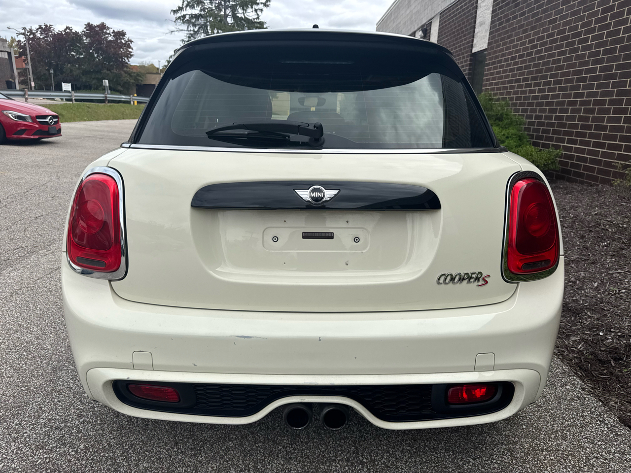 MINI Cooper Hardtop 4 Door 4dr HB S 2015 MINI Cooper Hardtop 4 Door 4dr HB S 2015