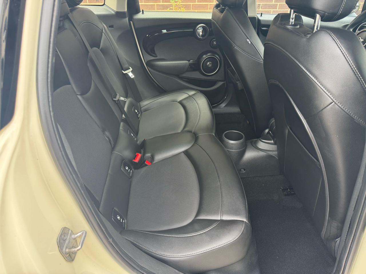 MINI Cooper Hardtop 4 Door 4dr HB S 2015 MINI Cooper Hardtop 4 Door 4dr HB S 2015