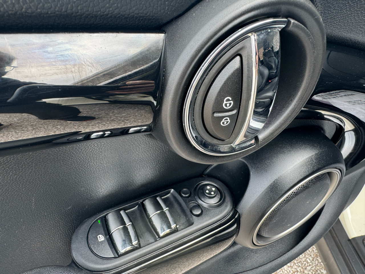 MINI Cooper Hardtop 4 Door 4dr HB S 2015 MINI Cooper Hardtop 4 Door 4dr HB S 2015