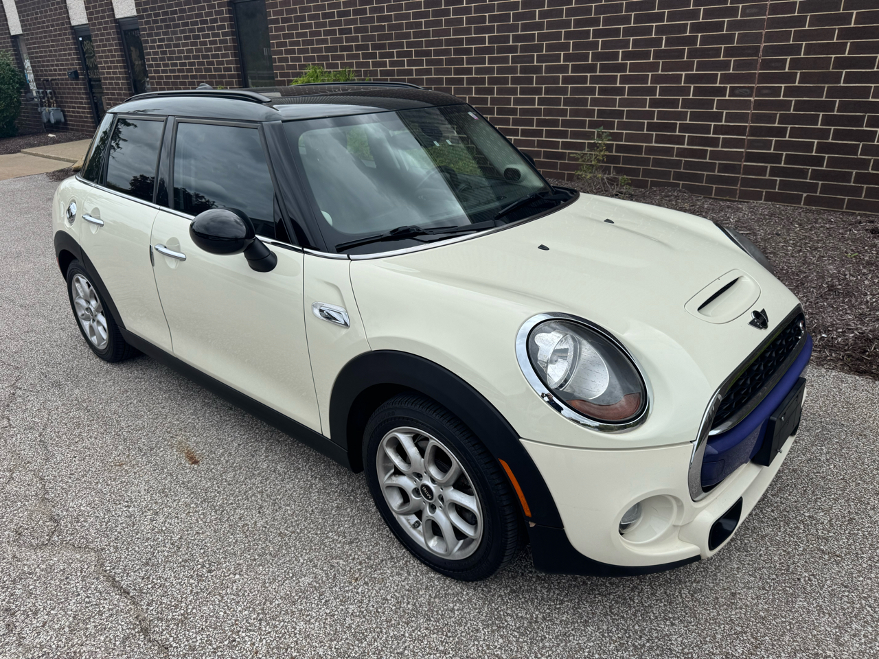 MINI Cooper Hardtop 4 Door 4dr HB S 2015 MINI Cooper Hardtop 4 Door 4dr HB S 2015