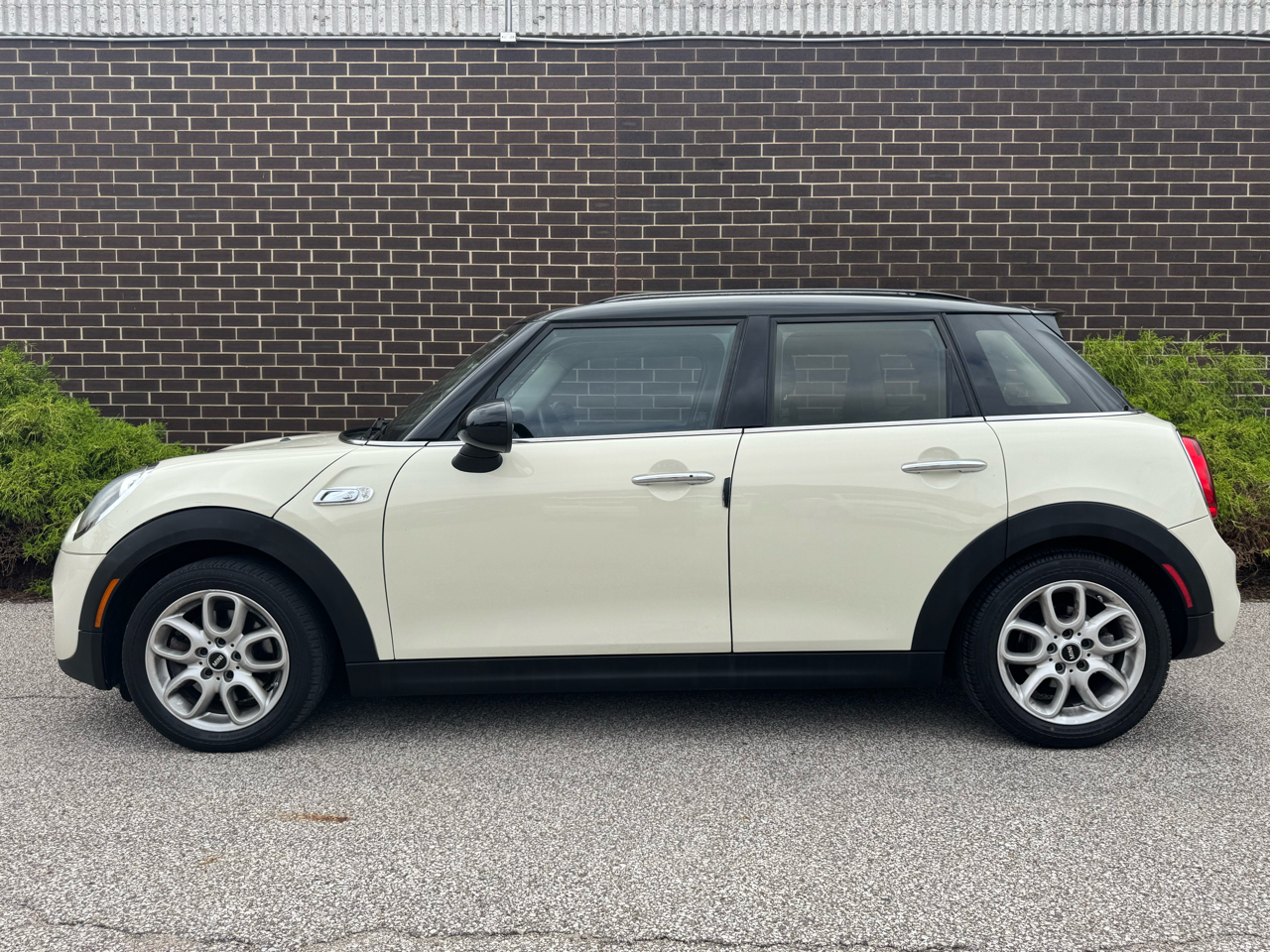 MINI Cooper Hardtop 4 Door 4dr HB S 2015 MINI Cooper Hardtop 4 Door 4dr HB S 2015