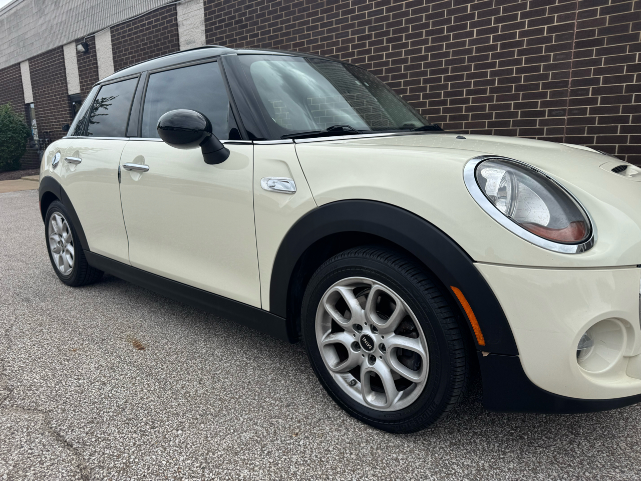 MINI Cooper Hardtop 4 Door 4dr HB S 2015 MINI Cooper Hardtop 4 Door 4dr HB S 2015