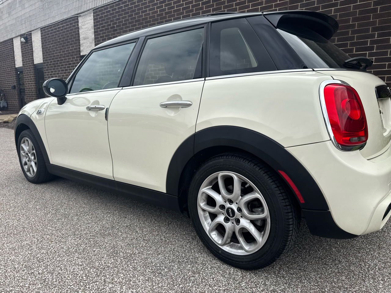MINI Cooper Hardtop 4 Door 4dr HB S 2015 MINI Cooper Hardtop 4 Door 4dr HB S 2015