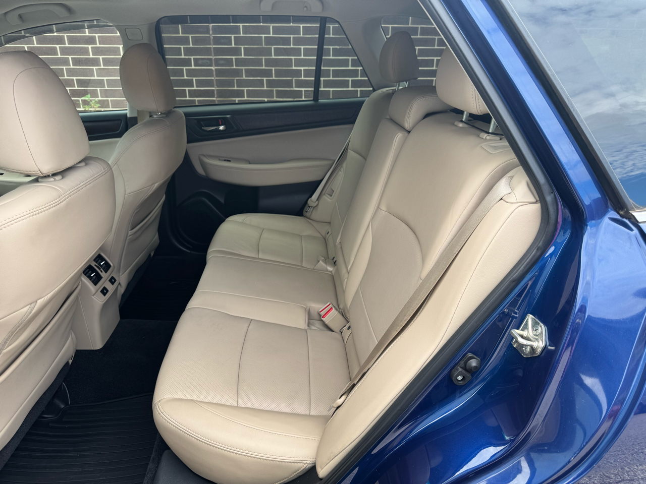 Subaru Outback 4dr Wgn 2.5i Limited 2015 Subaru Outback 4dr Wgn 2.5i Limited 2015