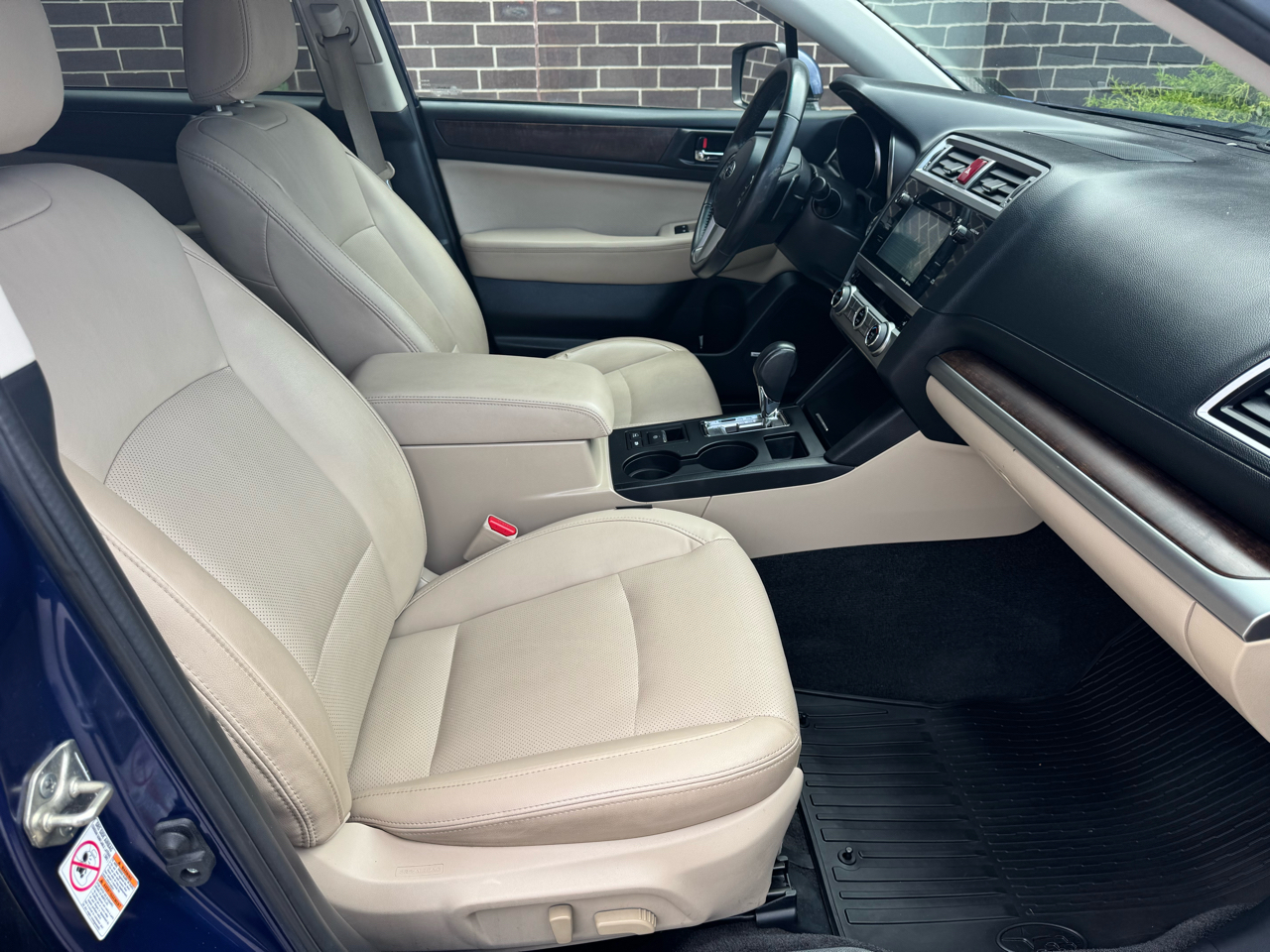 Subaru Outback 4dr Wgn 2.5i Limited 2015 Subaru Outback 4dr Wgn 2.5i Limited 2015