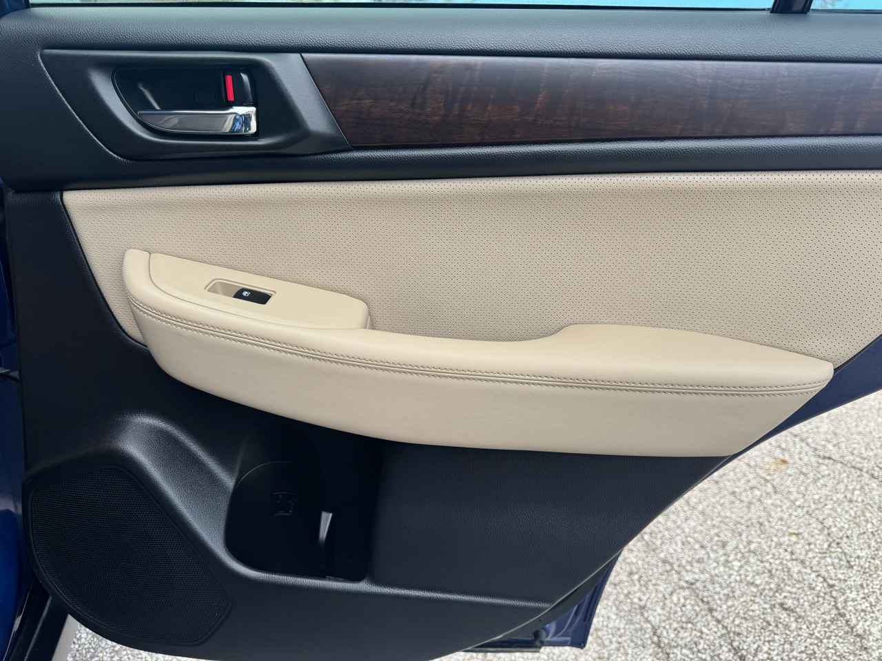 Subaru Outback 4dr Wgn 2.5i Limited 2015 Subaru Outback 4dr Wgn 2.5i Limited 2015