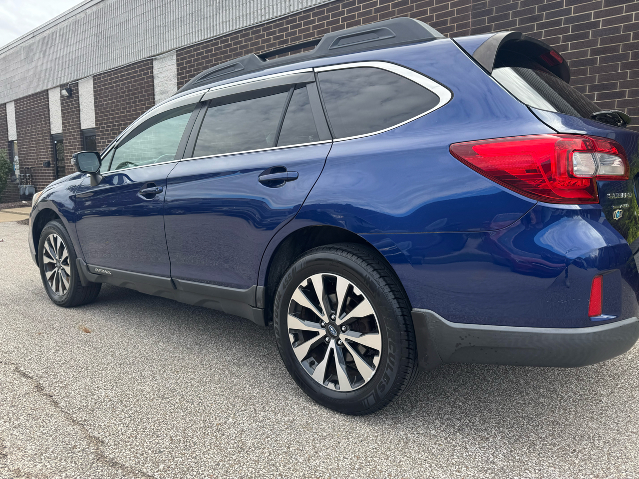 Subaru Outback 4dr Wgn 2.5i Limited 2015 Subaru Outback 4dr Wgn 2.5i Limited 2015