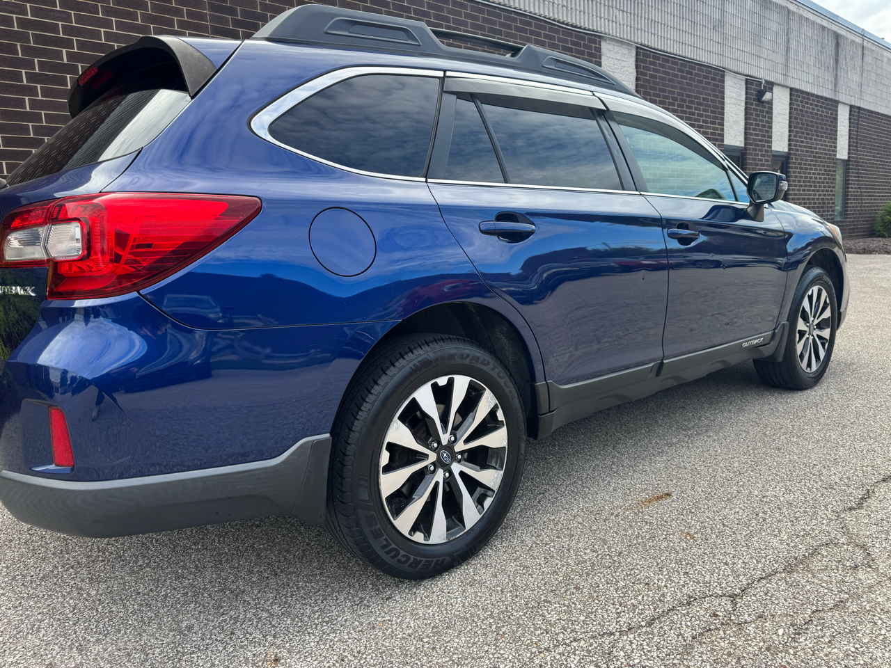 Subaru Outback 4dr Wgn 2.5i Limited 2015 Subaru Outback 4dr Wgn 2.5i Limited 2015