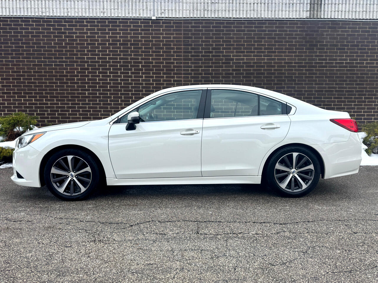 Subaru Legacy 4dr Sdn 2.5i Limited PZEV 2015