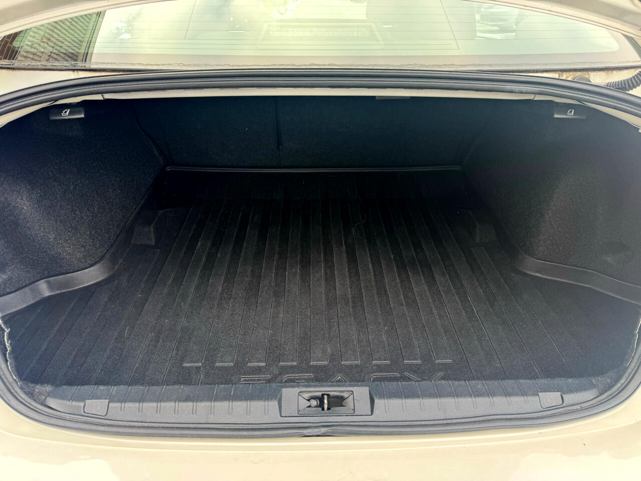 Subaru Legacy 4dr Sdn 2.5i Limited PZEV 2015