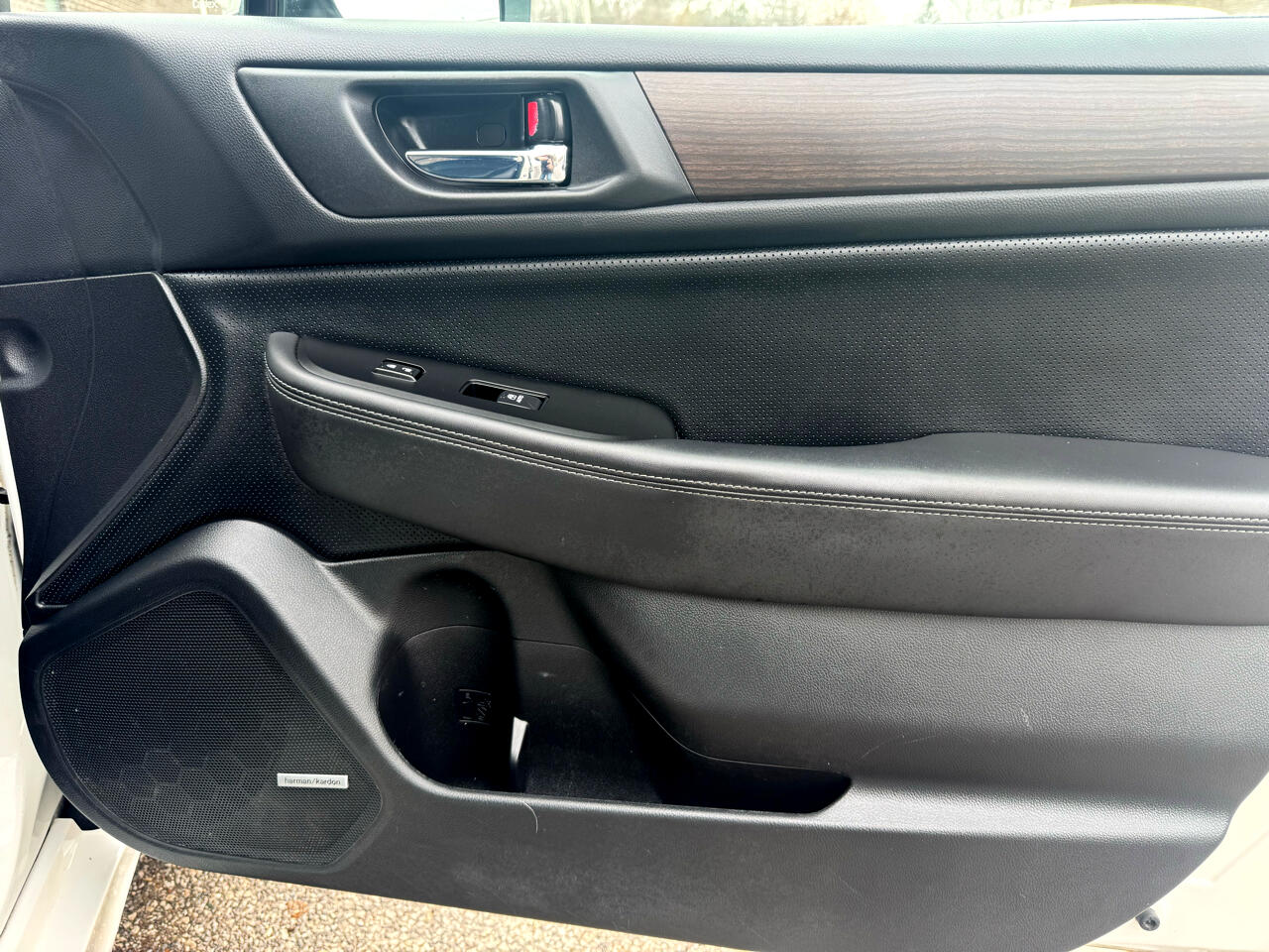 Subaru Legacy 4dr Sdn 2.5i Limited PZEV 2015