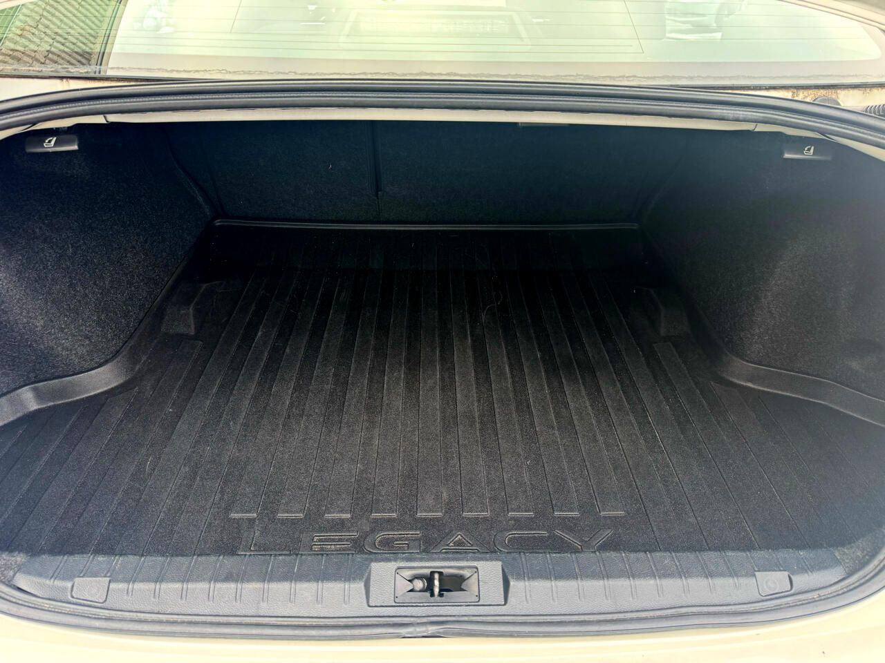 Subaru Legacy 4dr Sdn 2.5i Limited PZEV 2015