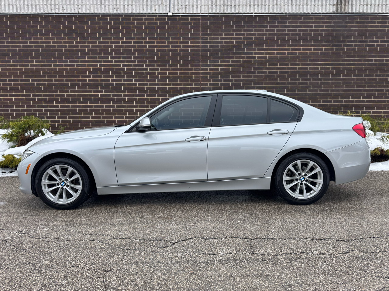 BMW 3 Series 320i xDrive Sedan 2018