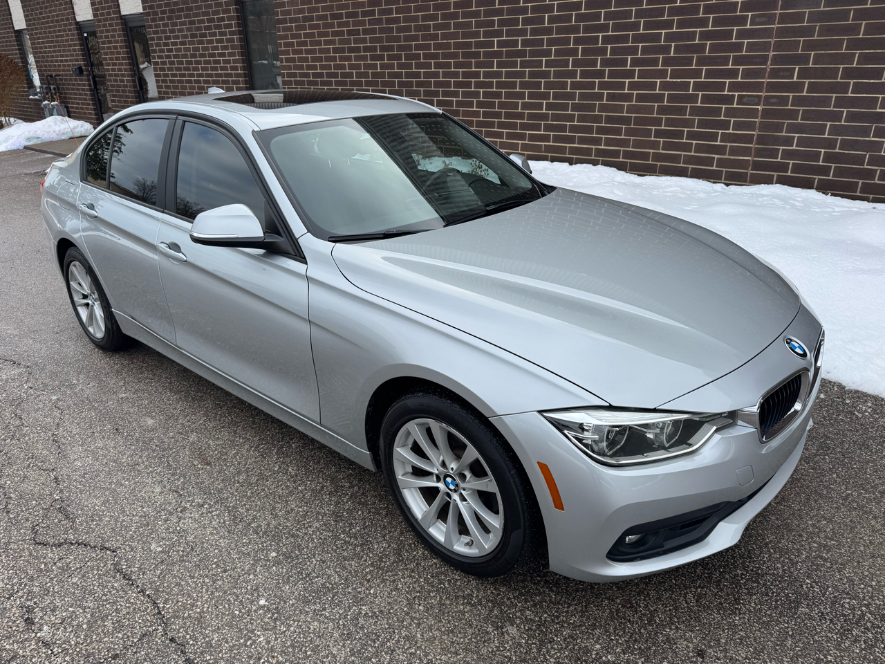 BMW 3 Series 320i xDrive Sedan 2018