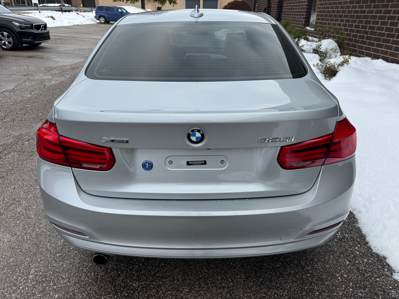 BMW 3 Series 320i xDrive Sedan 2018