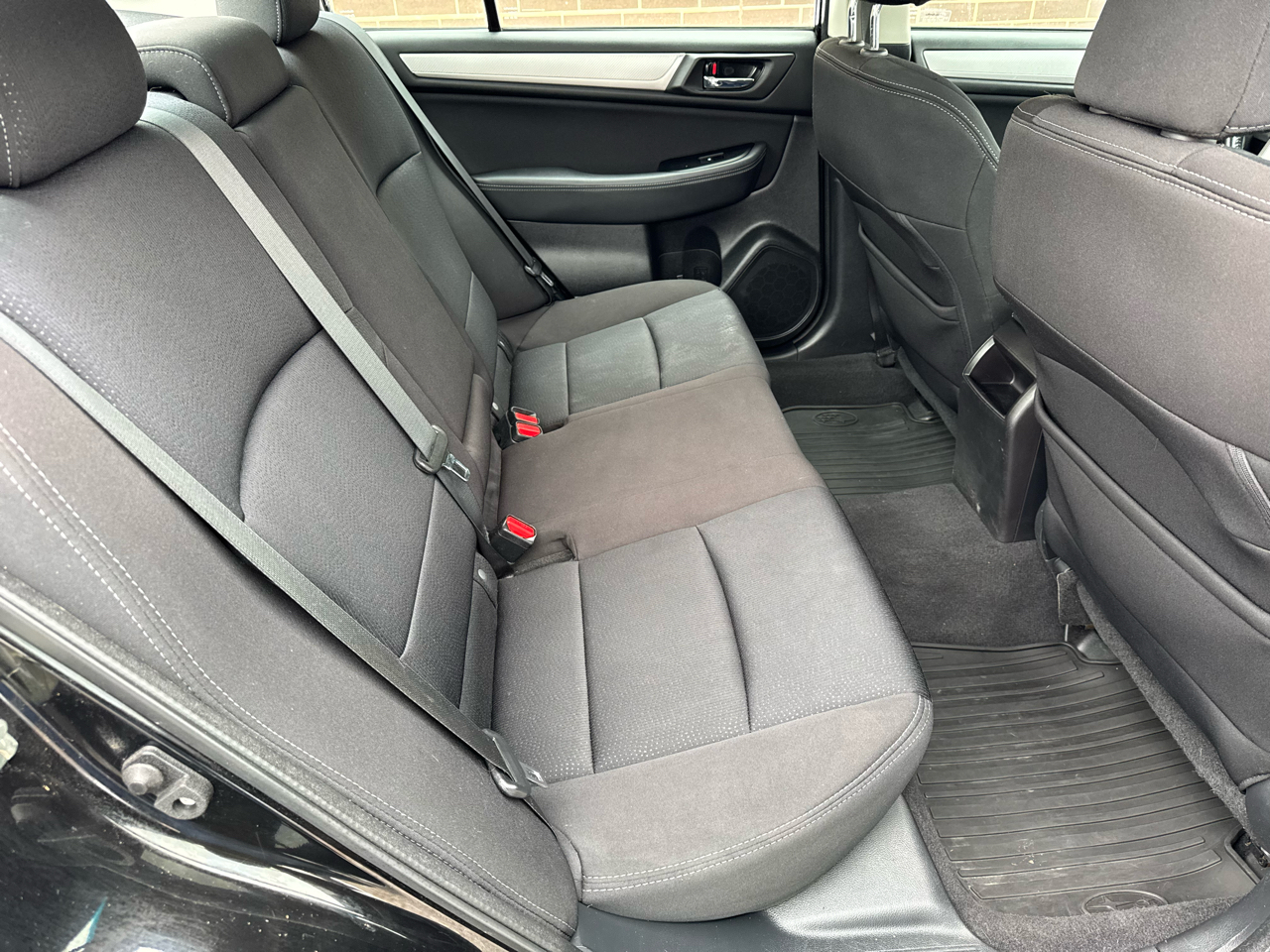 Subaru Legacy 4dr Sdn 2.5i Premium PZEV 2016