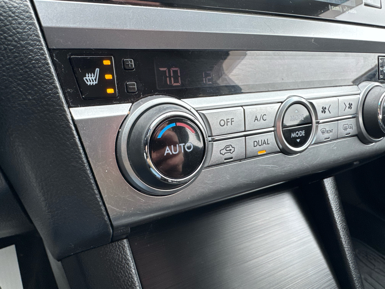 Subaru Legacy 4dr Sdn 2.5i Premium PZEV 2016