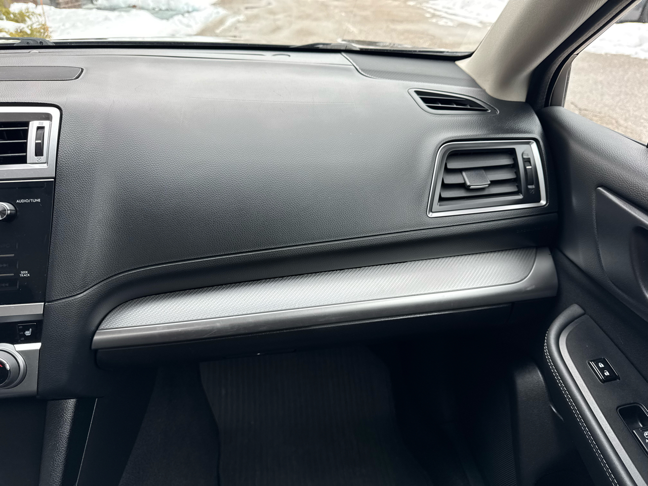 Subaru Legacy 4dr Sdn 2.5i Premium PZEV 2016