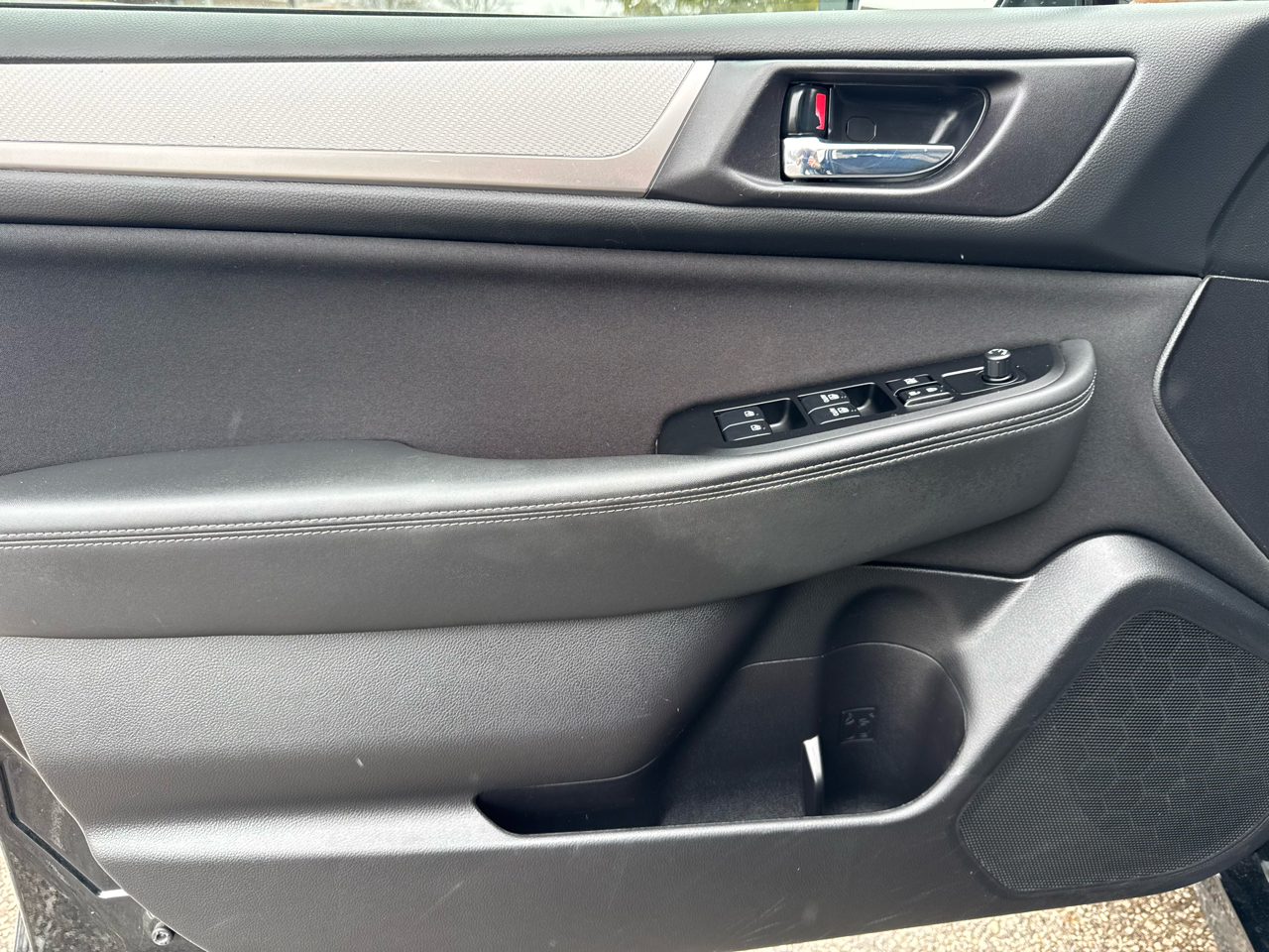 Subaru Legacy 4dr Sdn 2.5i Premium PZEV 2016