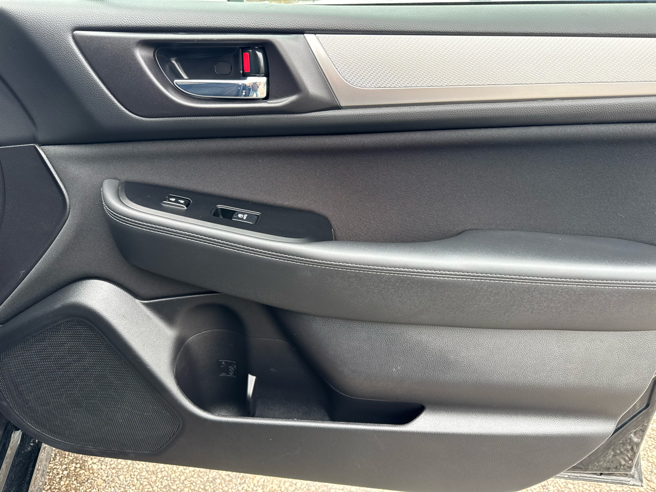 Subaru Legacy 4dr Sdn 2.5i Premium PZEV 2016