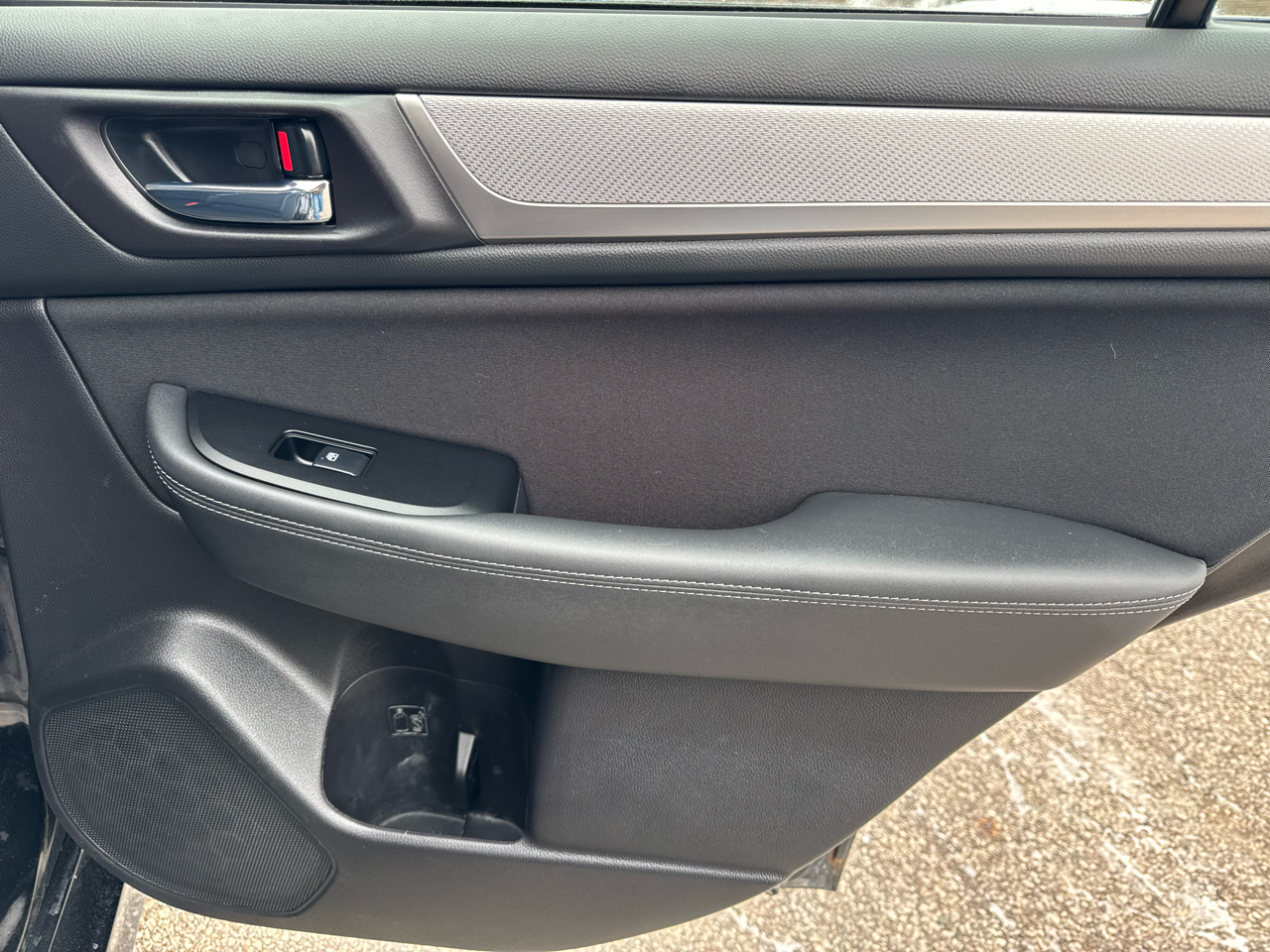 Subaru Legacy 4dr Sdn 2.5i Premium PZEV 2016