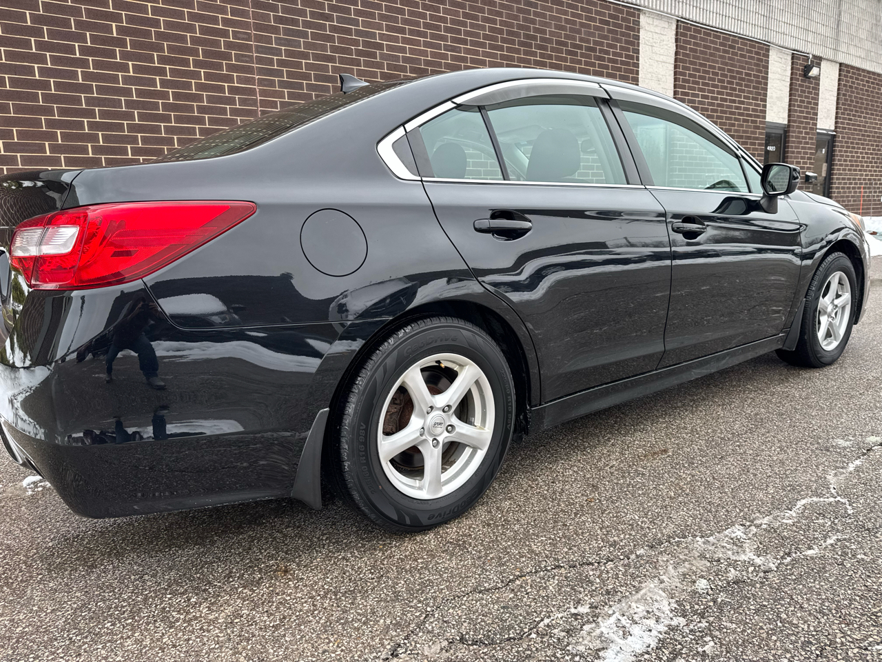 Subaru Legacy 4dr Sdn 2.5i Premium PZEV 2016