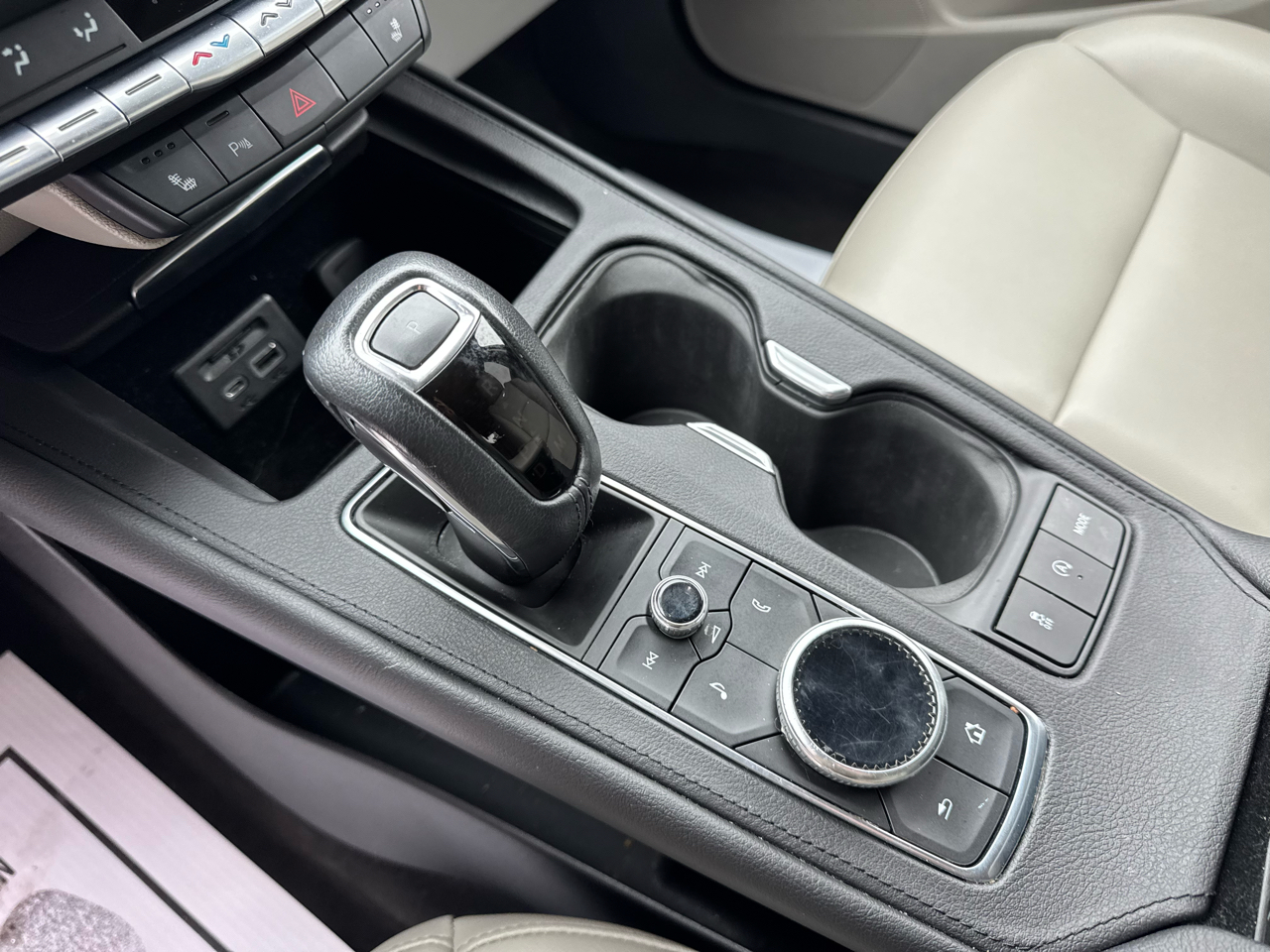 Cadillac XT4 AWD 4dr Luxury 2019