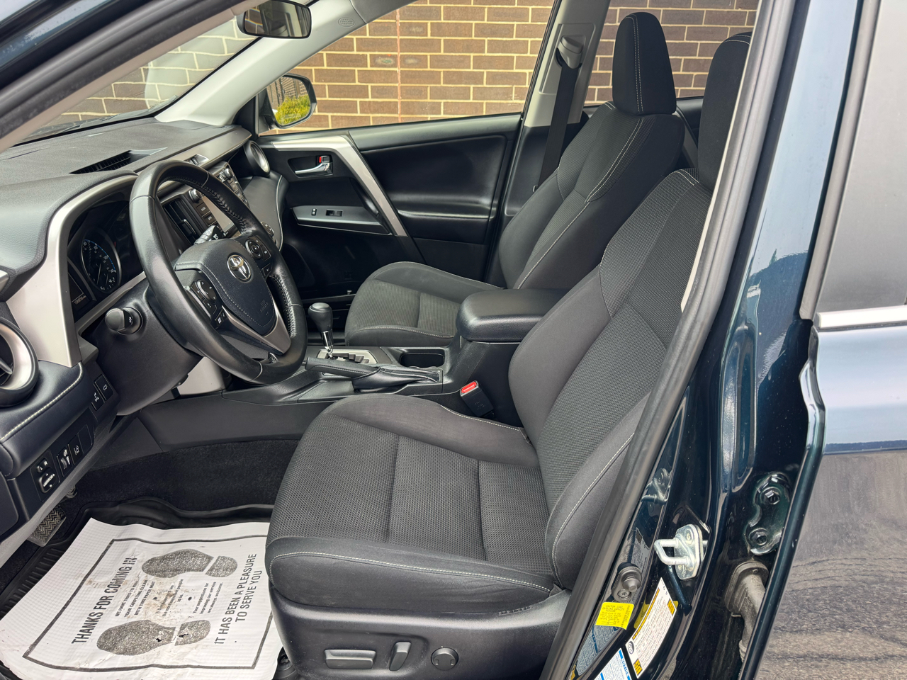 Toyota RAV4 XLE AWD (Natl) 2018