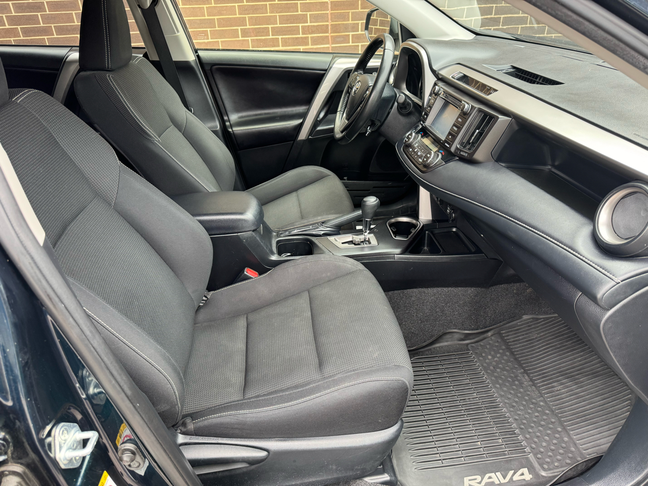 Toyota RAV4 XLE AWD (Natl) 2018