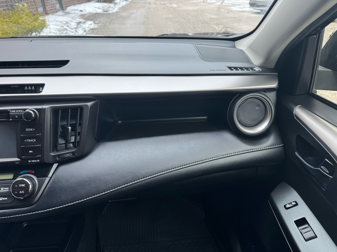 Toyota RAV4 XLE AWD (Natl) 2018