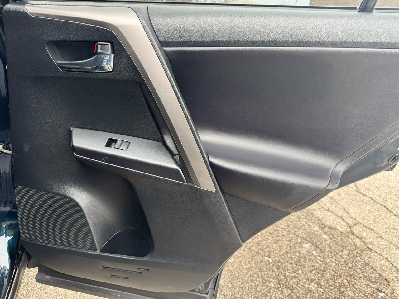 Toyota RAV4 XLE AWD (Natl) 2018