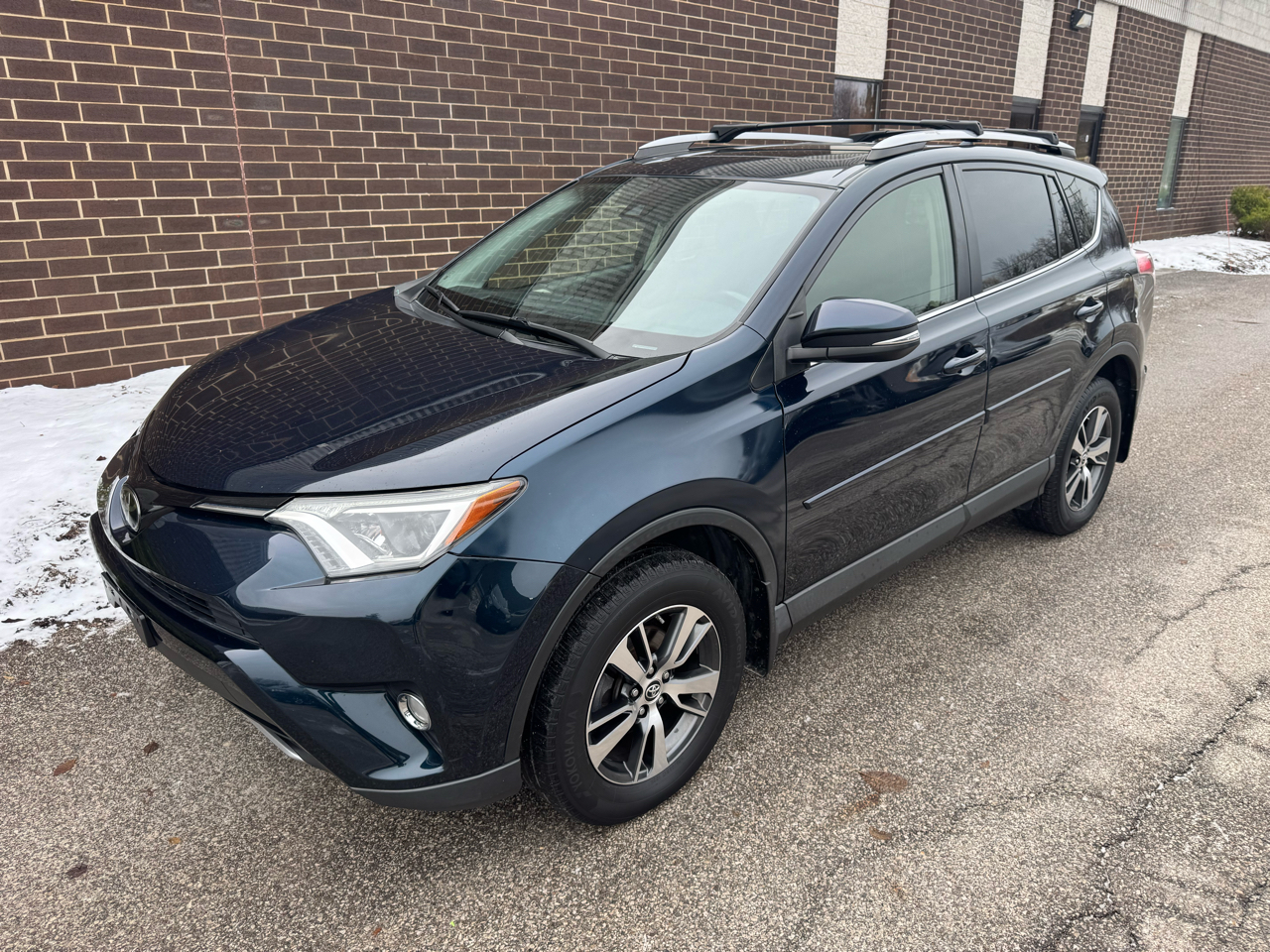 Toyota RAV4 XLE AWD (Natl) 2018