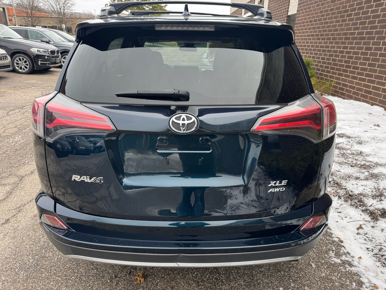 Toyota RAV4 XLE AWD (Natl) 2018