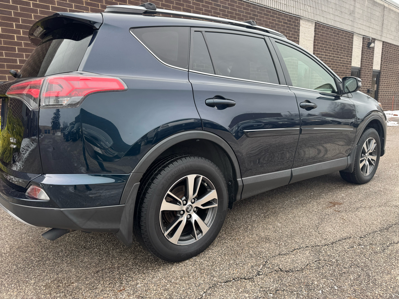 Toyota RAV4 XLE AWD (Natl) 2018