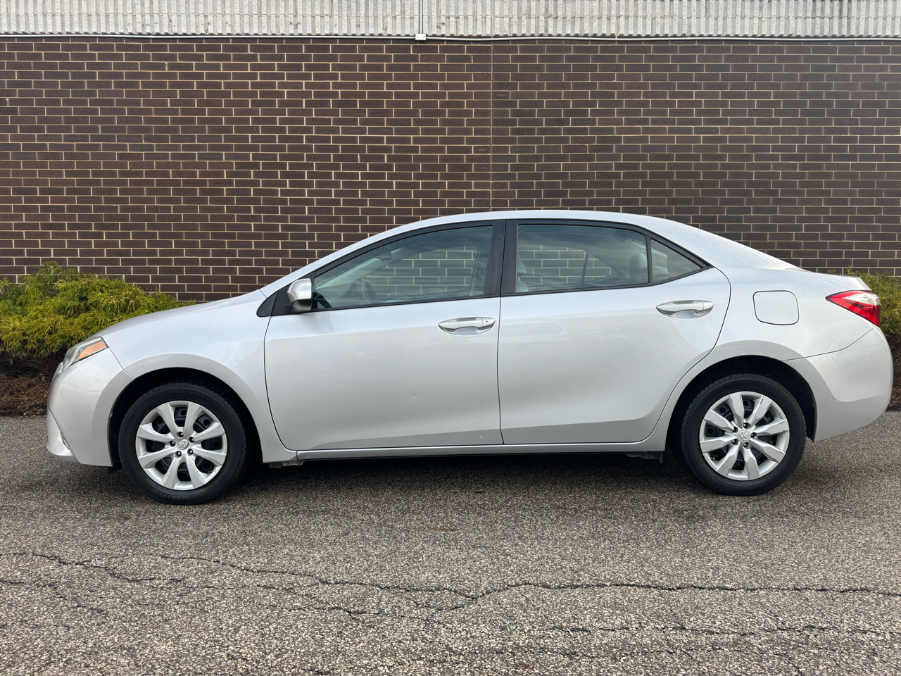 Toyota Corolla 4dr Sdn CVT LE Premium (Natl) 2015