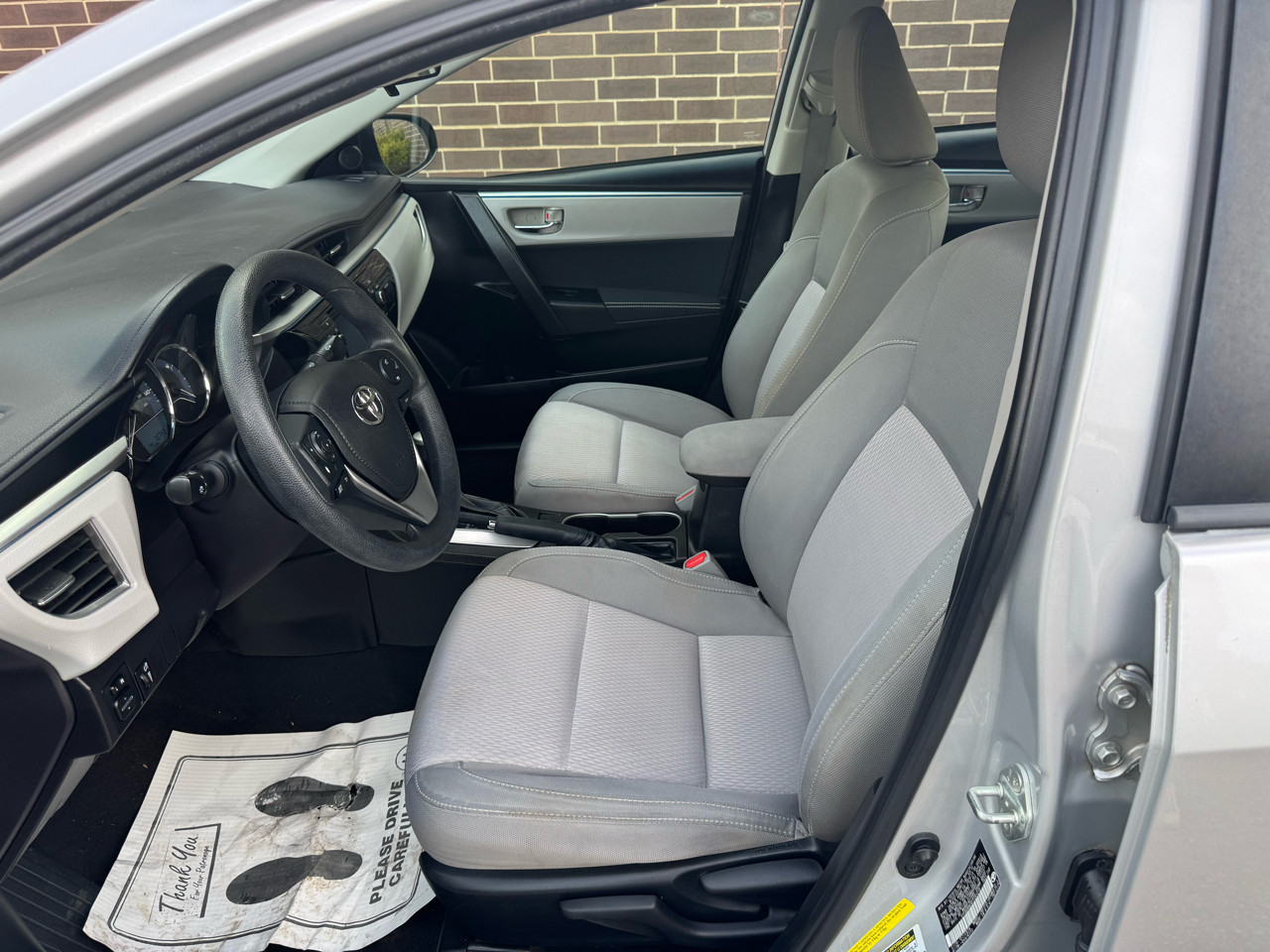 Toyota Corolla 4dr Sdn CVT LE Premium (Natl) 2015