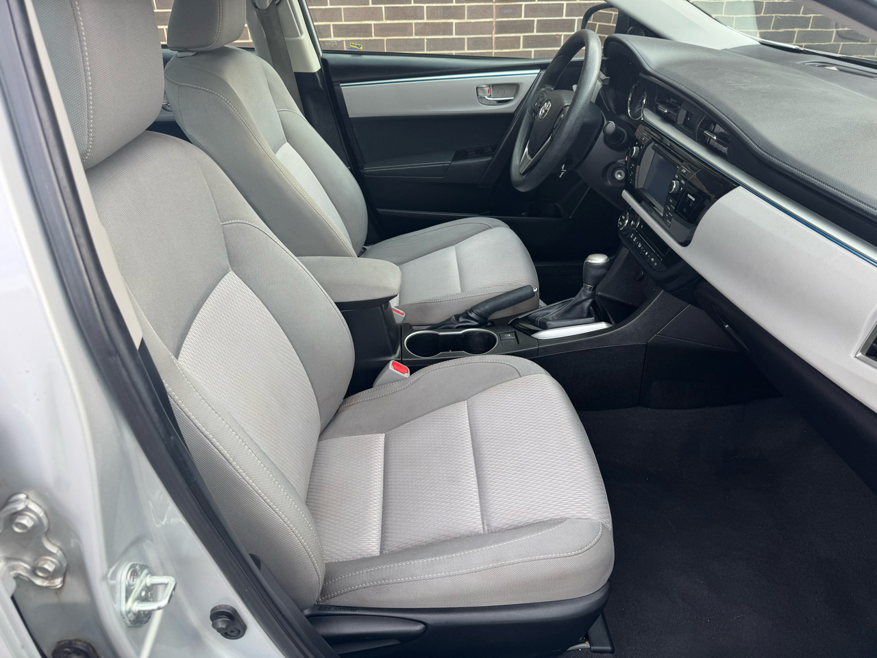 Toyota Corolla 4dr Sdn CVT LE Premium (Natl) 2015