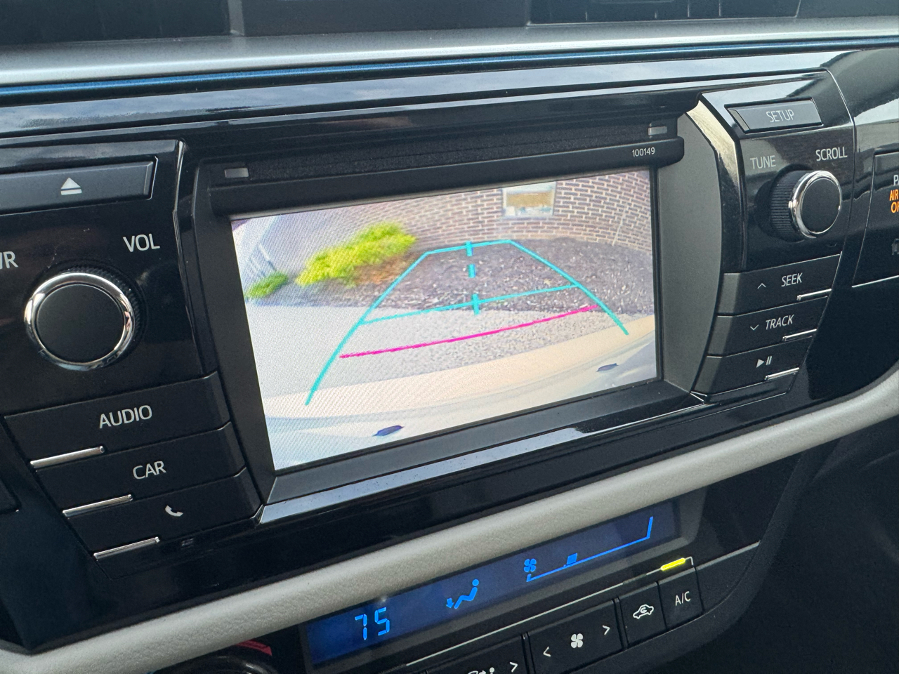 Toyota Corolla 4dr Sdn CVT LE Premium (Natl) 2015