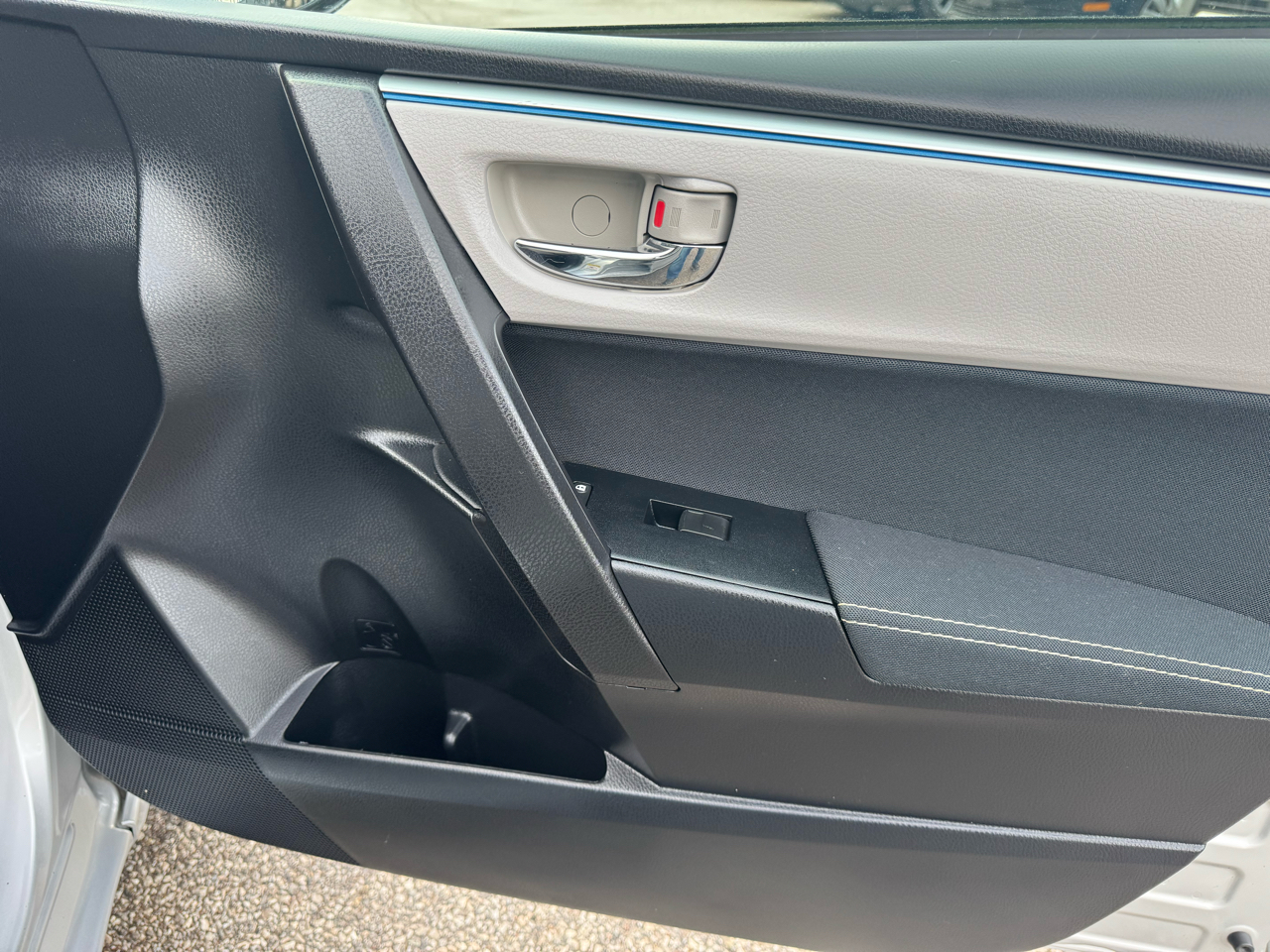 Toyota Corolla 4dr Sdn CVT LE Premium (Natl) 2015