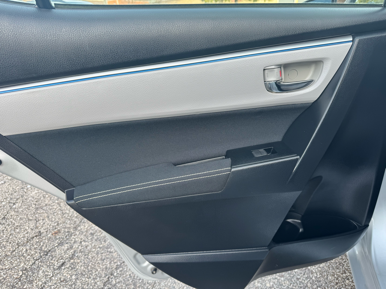 Toyota Corolla 4dr Sdn CVT LE Premium (Natl) 2015