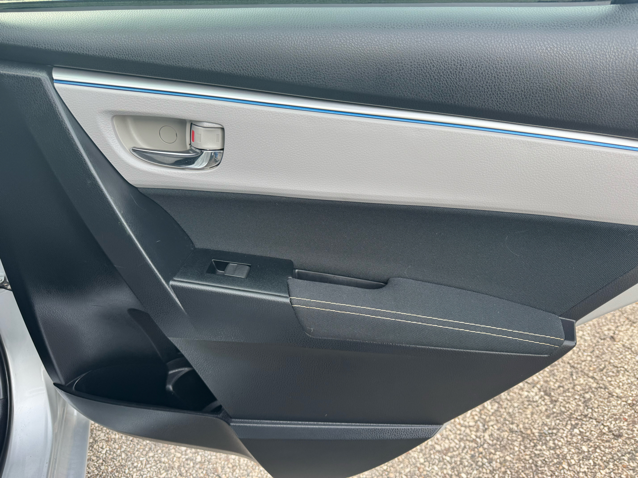 Toyota Corolla 4dr Sdn CVT LE Premium (Natl) 2015