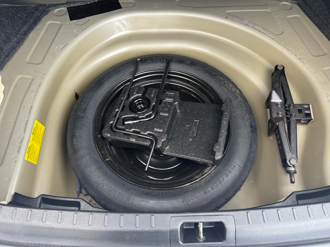 Toyota Corolla 4dr Sdn CVT LE Premium (Natl) 2015