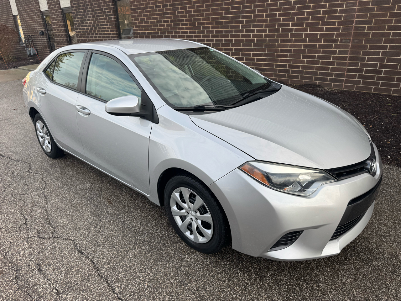 Toyota Corolla 4dr Sdn CVT LE Premium (Natl) 2015