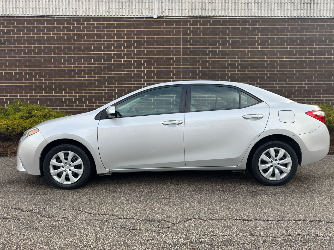 Toyota Corolla 4dr Sdn CVT LE Premium (Natl) 2015